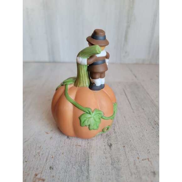 Avon vintage Pilgrim Pumpkin bell Halloween fall home decor - Picture 4 of 8